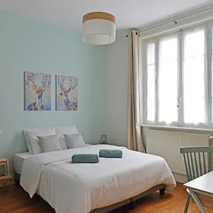 3-pieces-cosy-lyon-part-dieu-parking-possible.hotels-rhonealpes.com/